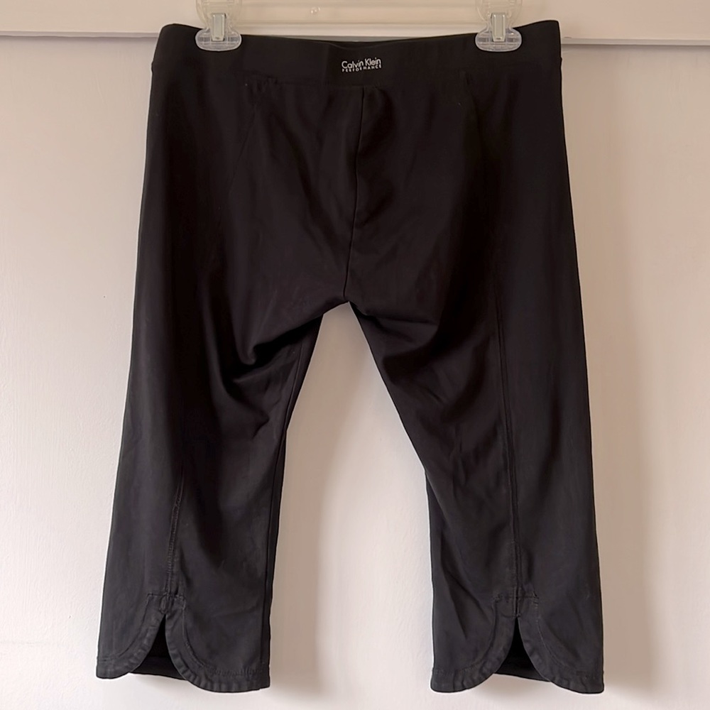LIKE NEW • Calvin Klein Performance Quick Dry Crop in Black • Women’s Large 💚
